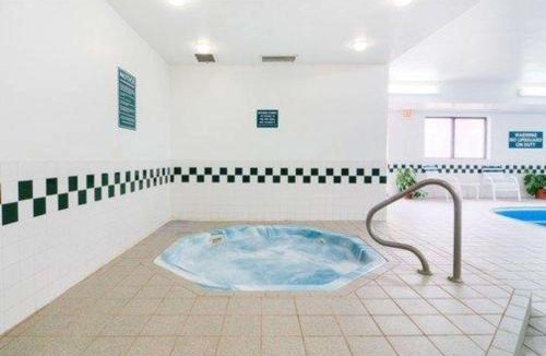 Morris Hotel | Comfort Inn Morris I-80
