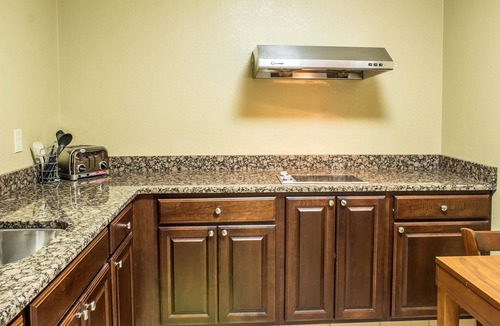 Cedar Rapids Hotel | Comfort Inn & Suites Cedar Rapids North - Collins Road