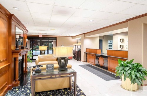 Newark Hotel | Comfort Inn & Suites Newark - Wilmington