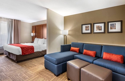 Urbana Hotel | Comfort Suites Urbana Champaign, University Area