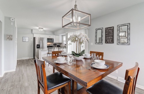 Waukesha House | Comfortable 3 Bedroom with King bed in Waukesha