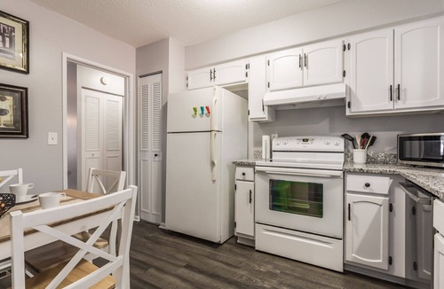 Lenexa House | Comfortable and elegant 3BDR duplex, unit # 3