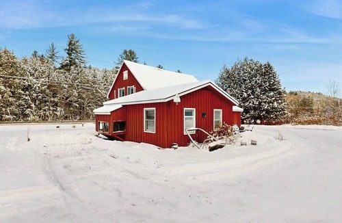 Waitsfield Condo | Comfortable condo w/mountain & ski views, central a/c, shared patio & BBQ