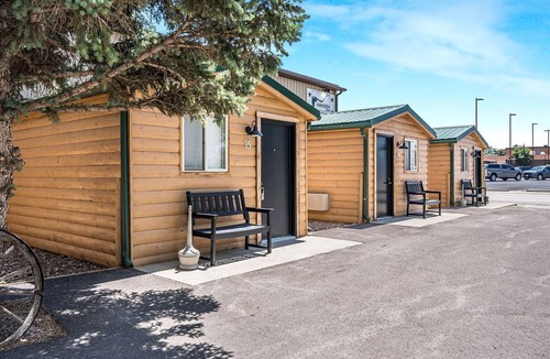 Pinnacles Entrance Badlands Cabin | Comfortable Private Cabin with Modern Updates Near Wall Drug – Wall, South Dakota