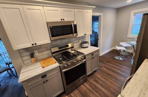 Lackawanna House | Comfy 3BR 6min drive Downtown Harbor Center, Buffalo Bills fan favorite.