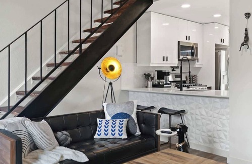 St. Edwards Apartment | Contemporary Couples Getaway Near Austin Favorites