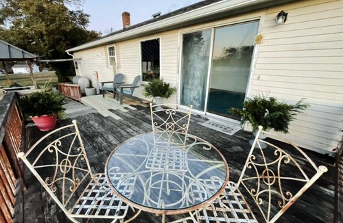 Reedville House | Convenient location! located next to Shell Landing boat ramp Reedville Va