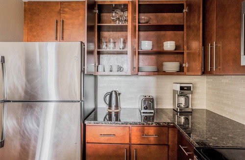 Mount Vernon Triangle Apartment | Convenient Mt Vernon 1BR w/Roof Pool, EV Station & Gym, by Blueground
