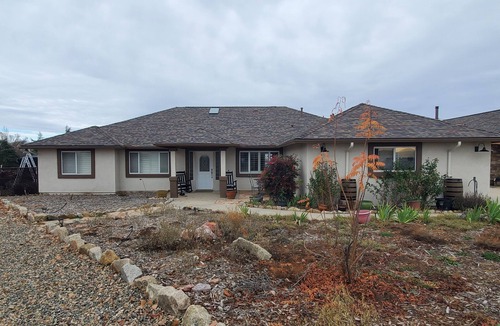 Chino Valley House | Cool Mountain Ranch · Sleeps 8 · Near Gunsite, Windmill House & Prescott