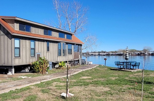 Kerens House | Copper Top Tiny Home @ Peninsula Point