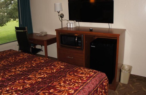 Waite Park House | Coratel Inn & Suites By Jasper Waite Park- 1 King Bed Non-Smoking