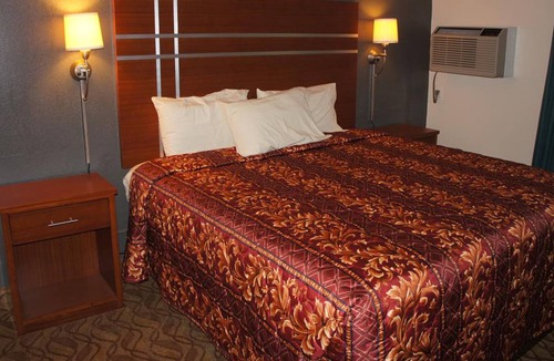 Waite Park House | Coratel Inn & Suites By Jasper Waite Park- 1 King Bed Non-Smoking