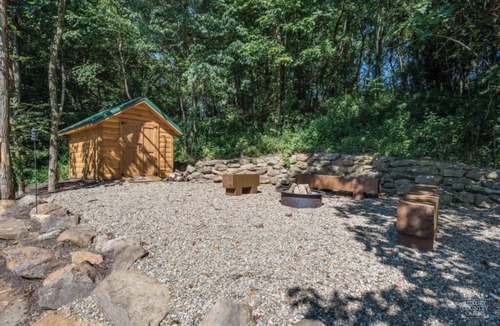 Keene Cabin | Coshocton Hills - 2 Luxury Log Cabins - Lake