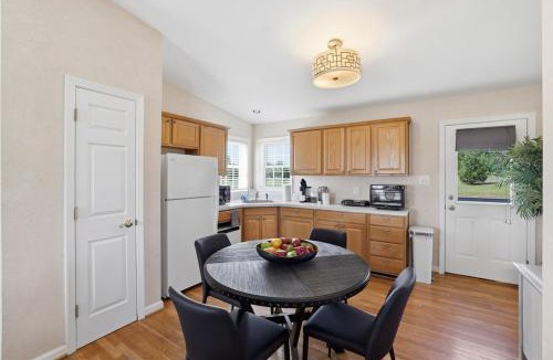 Quinton House | Cottage #2 at Fairway Farm - Disc Golf Getaway!