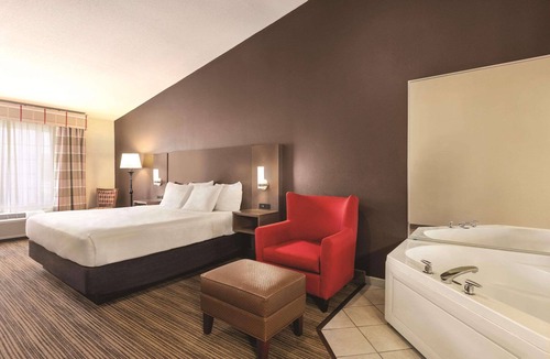 Albert Lea Hotel | Country Inn & Suites by Radisson, Albert Lea - Austin