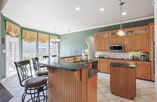Fort Worth House | Country Living At Its Finest - 5BD with Pool