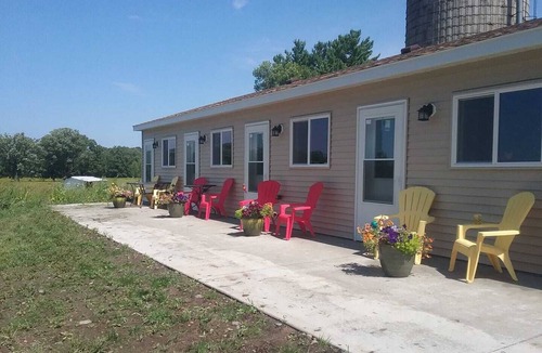Brook Park House | Country setting, rolling hills #1 at Beach Mirage Suites