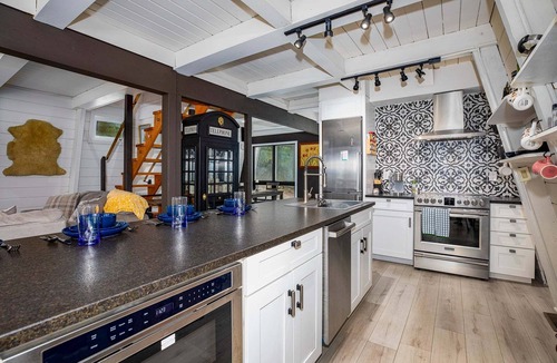 Mount Jackson Cabin | Country Squire Cabin - private 180 degree mountain views!