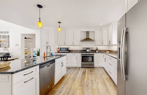 Oxford House | Countryside retreat with modern amenities, game room, & beautiful view