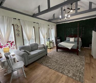 Jackson Apartment | Courtyard by Ravens Keep