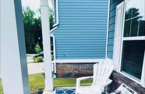 Covington House | Covington Serenity Retreat – Stylish 4BR, Modern Space Perfect for Families