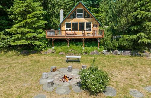 Packwood House | `Cowlitz River Cabin` | Riverside, Yard, AC, EV