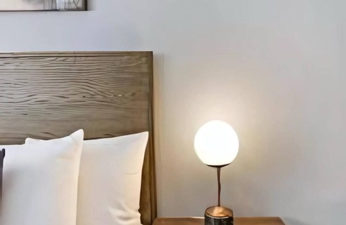 West Ridge Apartment | Cozy 1-bedroom studio in brilliant Chicago with AC