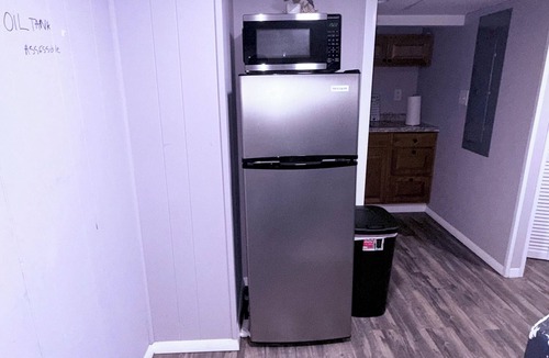Indian Hill Apartment | Cozy 1-bedroom studio in Worcester near lake.