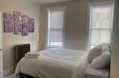 Mount Vernon Triangle House | Cozy 1-bedroom townhome in a fantastic Washington neighborhood with AC
