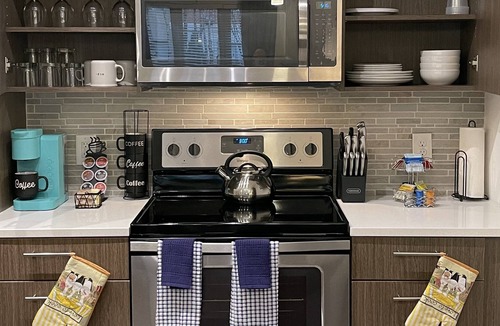 King of Prussia Apartment | Cozy 1BD/1BA Apart Ideal for Traveling Professionals & Medical Families | Free 🚙