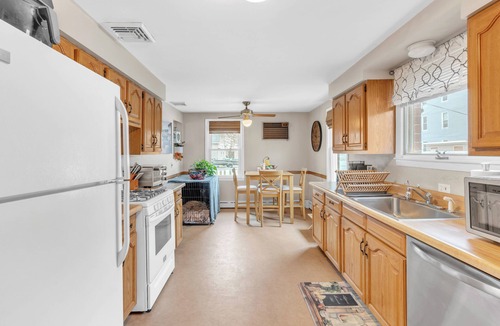 Chicopee Apartment | Cozy 2-bedroom apartment in Chicopee