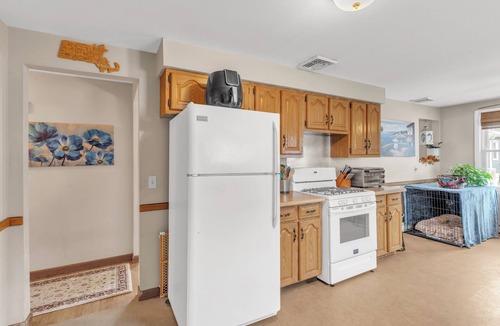 Chicopee Apartment | Cozy 2-bedroom apartment in Chicopee