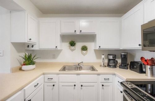 St. Cloud Apartment | Cozy 2-bedroom apartment with WiFi & a short walk to SCSU hockey Arena!