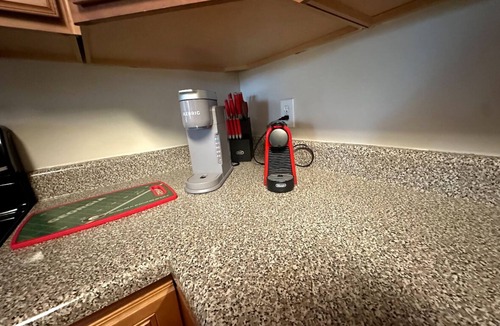 Athens Condo | Cozy 2-bedroom condo in amazing Athens with WiFi, AC close to Campus & 5 points