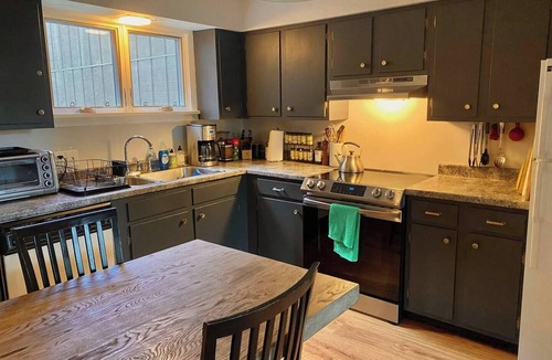Warren Condo | Cozy 3 Bedroom Condo located just steps from Sugarbush
