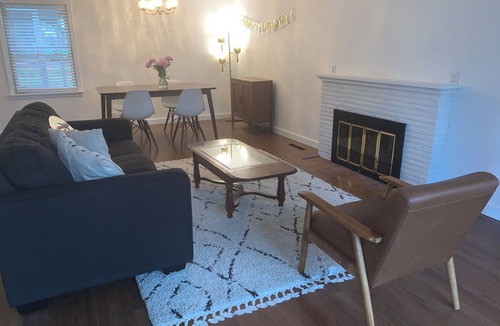 Yelm House | Cozy 3-bedroom retreat with big backyard - perfect for your South Sound getaway
