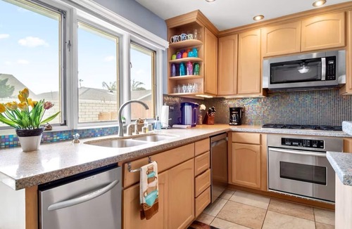 Huntington Beach House | Cozy 3BR/2BA Beachside Escape in Huntington Beach - Your Perfect Getaway Awaits!