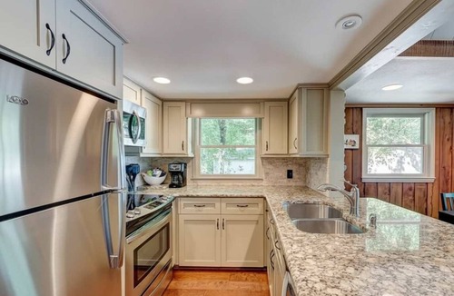 Dawsonville House | Cozy 3BR Cabin with Lake View in Dawsonville