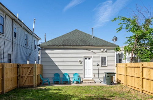 Hampton House | Cozy 3BR Full Kitchen In-Unit Laundry