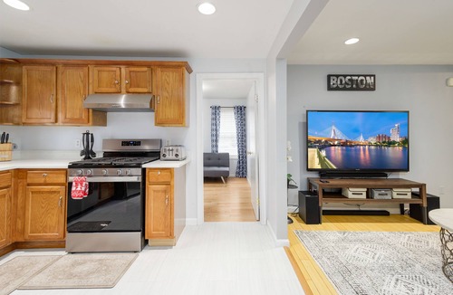 Braintree House | Cozy and Convenient Home 3BR 2BA Pleasantly comfortable suburban home