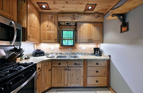 Cable Cabin | Cozy Birch Suite – Fireplace, Lake Access & Trail Nearby