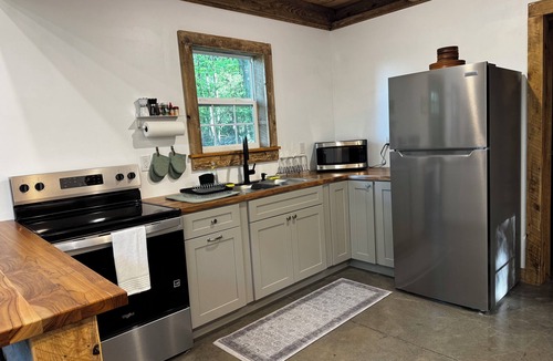 Rockton Cabin | Cozy brand new 2-bedroom cabin in charming Rockton, Pennsylvania with AC.