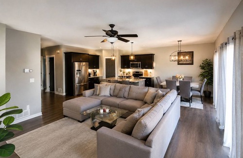 Byron House | Cozy & Bright 4Bed and Home