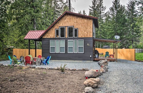 Paradise Estates Cottage | Cozy Cabin - 5 Miles to Mt Rainier National Park!