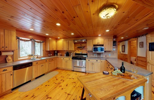 Gorham Ski Chalet | Cozy Cabin Getaway North of White Mountains