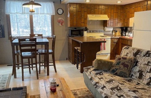 Stambaugh Ski Chalet | Cozy Chalet at Ski Brule Mountain ski resort in Iron River MI