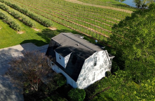 Hendersonville Cottage | Cozy Cottage located in an Apple Orchard - 5 mins from Downtown Hendersonville