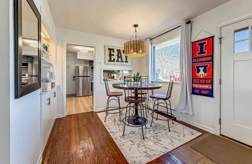 Champaign House | Cozy Cottage Walkable To UIUC