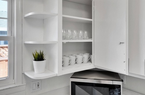 Concord House | Cozy Home -> Dwntwn, Transit, Food, & Hospitals!