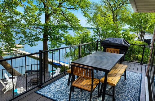 Clear Lake House | Cozy Home on Clear Lake Minutes from Downtown/City Beach & State Beach